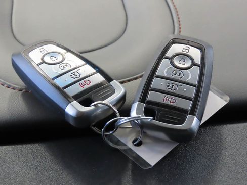 Used 2025 Ford Expedition Max Active AWD/4WD image 16