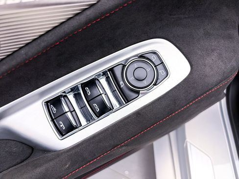 Used 2023 Chevrolet Corvette Stingray Premium Conv w/ Z51 Performance Package RWD image 17