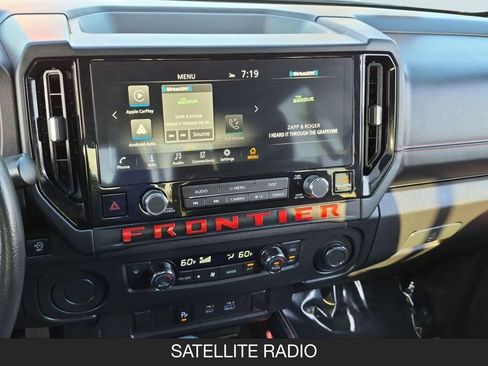 Used 2025 Nissan Frontier Pro-X RWD image 25