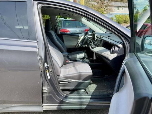 Used 2014 Toyota RAV4 LE image 15