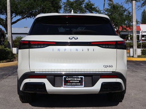 Used 2023 INFINITI QX60 Luxe w/ Vision Package FWD image 14