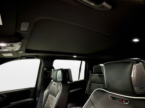 Used 2025 GMC Yukon XL AT4 Ultimate AWD/4WD image 42