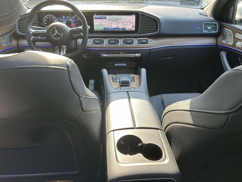 Used 2025 Mercedes-Benz GLS 450 4MATIC image 27