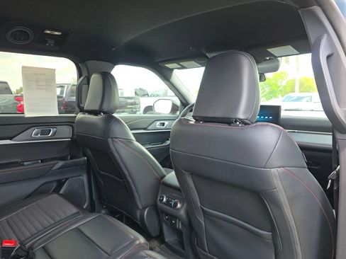 Used 2025 Ford Explorer ST-Line RWD image 17