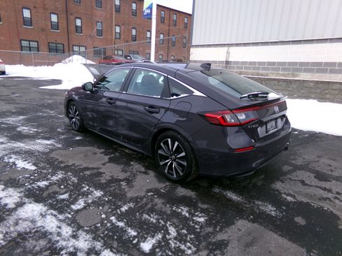 Certified 2024 Honda Civic EX-L image 3