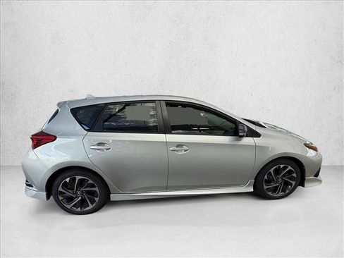 Certified 2017 Toyota Corolla iM FWD image 5