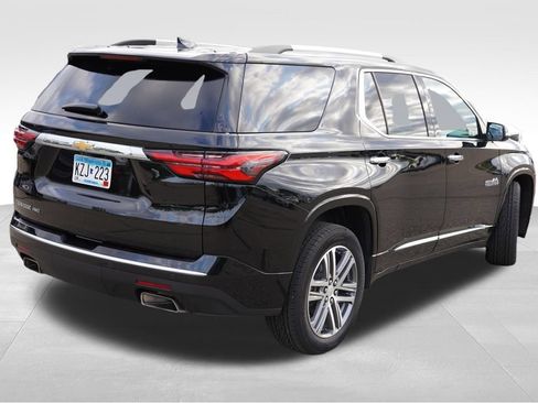 Used 2023 Chevrolet Traverse High Country AWD/4WD image 3