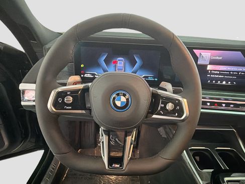 New 2026 BMW 750e xDrive image 36