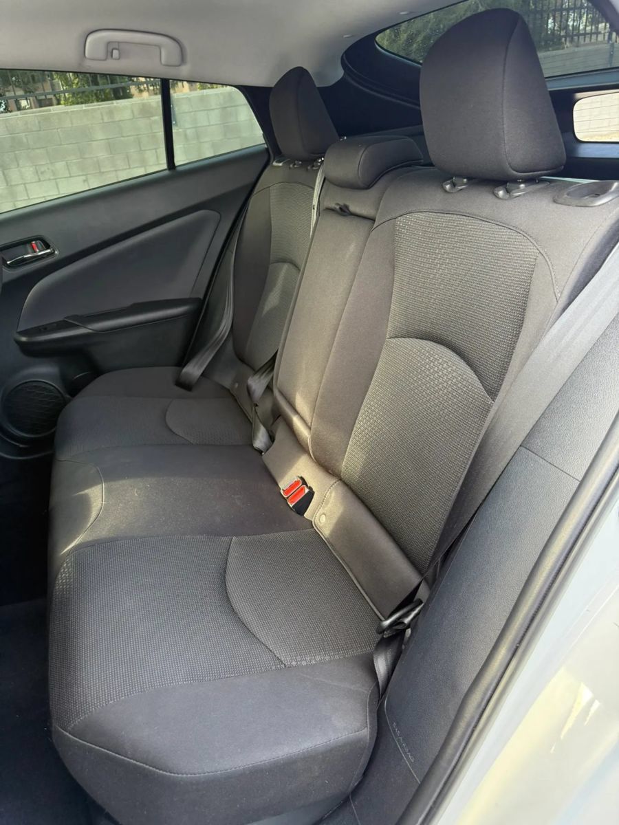 Used 2021 Toyota Prius LE FWD image 9
