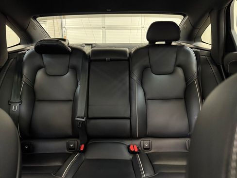 Used 2022 Volvo S90 B6 R-Design w/ Advanced Package image 14