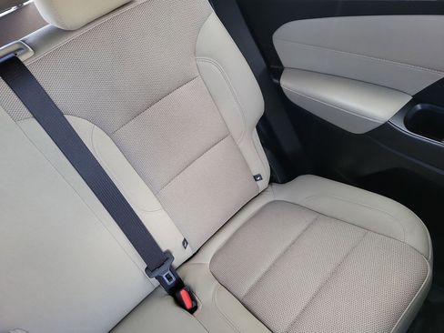 Used 2023 Chevrolet Traverse LS image 14