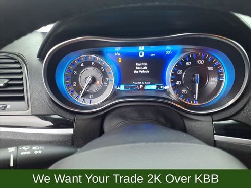 Used 2023 Chrysler 300 Touring L image 24