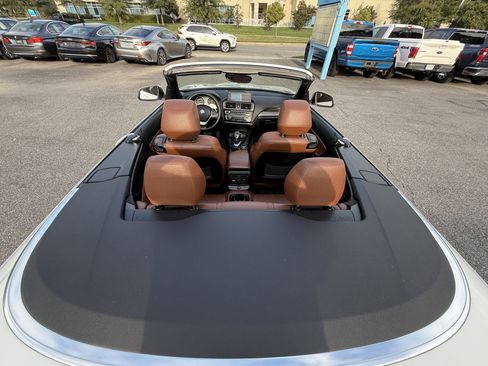 Used 2017 BMW 230i xDrive Convertible image 15