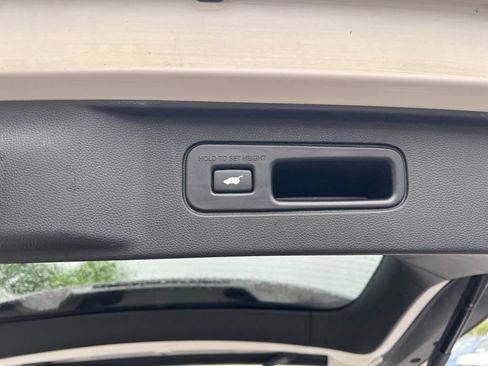 Used 2023 Honda Pilot Touring image 42