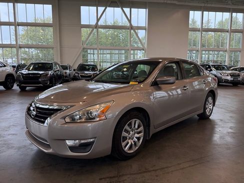 Used 2013 Nissan Altima 2.5 S FWD image 7