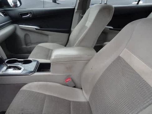 Used 2012 Toyota Camry LE image 9