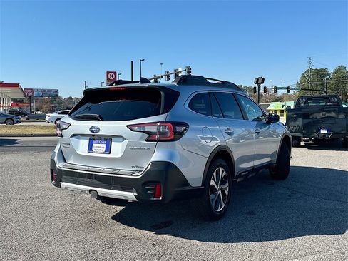 Used 2022 Subaru Outback Limited image 7