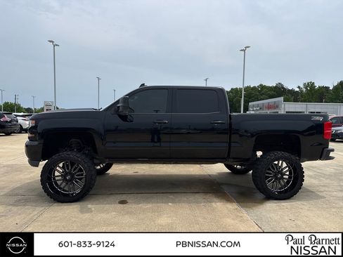 Used 2017 Chevrolet Silverado 1500 LT w/ All Star Edition AWD/4WD image 2