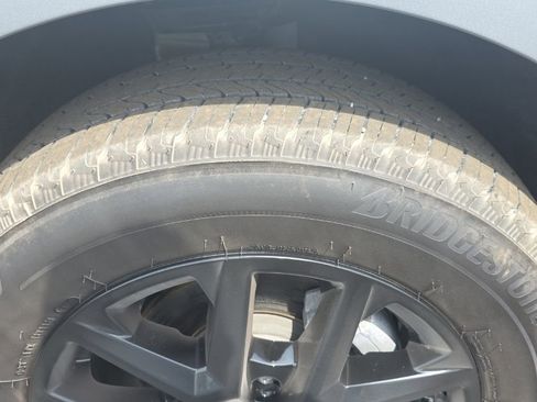 Used 2024 Chevrolet Equinox LT AWD/4WD image 12