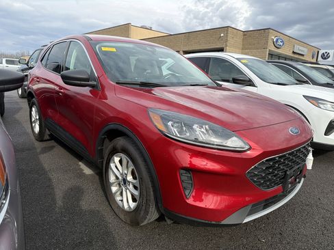Used 2022 Ford Escape SE w/ Convenience Package AWD/4WD image 2