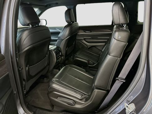 Used 2024 Jeep Grand Cherokee L Limited w/ Luxury Tech Group II image 30