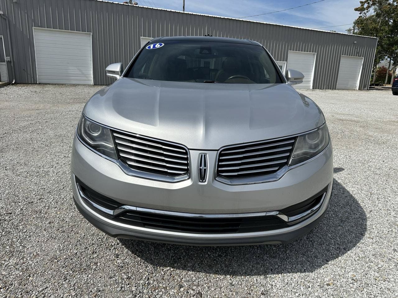 Used 2016 Lincoln MKX Reserve w/ Climate Package AWD/4WD image 3