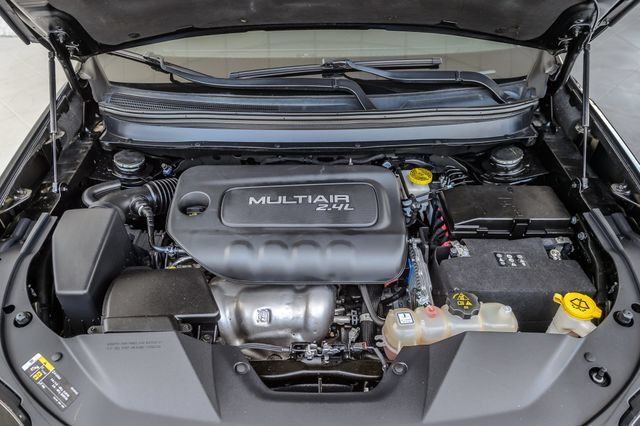 Used 2019 Jeep Cherokee Latitude Plus FWD image 16