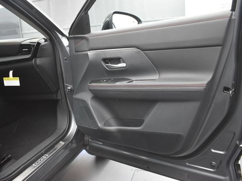 New 2026 Nissan Kicks SR w/ Illumination Package FWD image 26