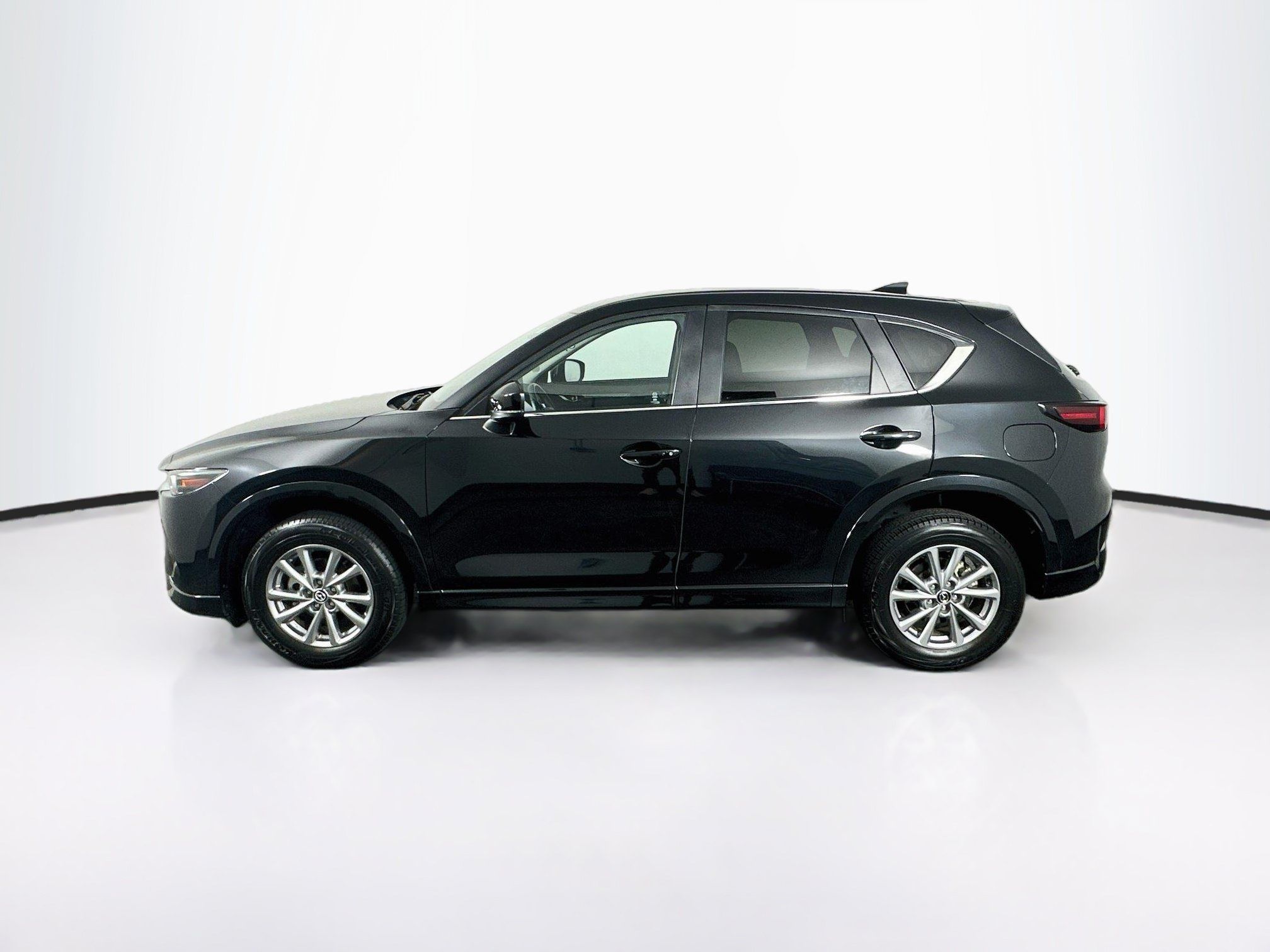 Used 2025 MAZDA CX-5 AWD 2.5 S w/ Select Package image 4
