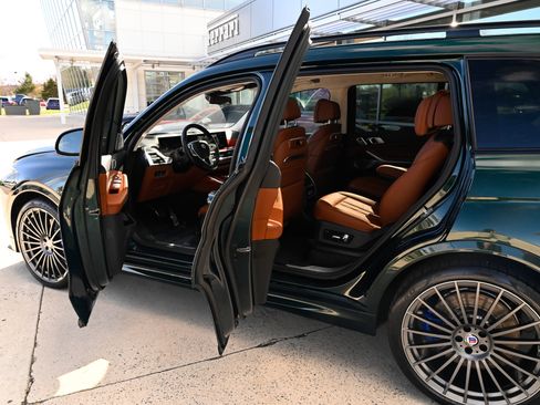 Used 2024 BMW ALPINA XB7 image 34