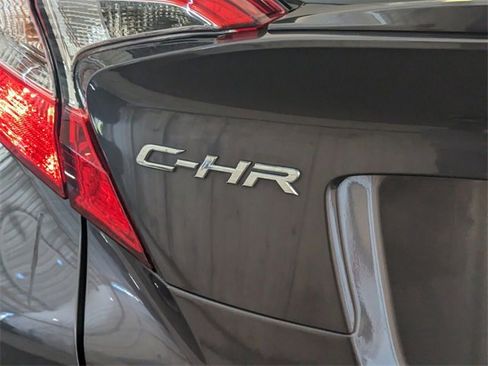 Used 2020 Toyota C-HR XLE image 11