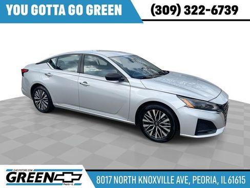 Used 2024 Nissan Altima 2.5 SV image 1