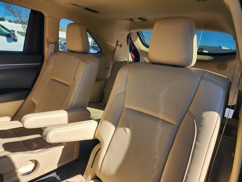 Used 2016 Toyota Highlander Limited image 13
