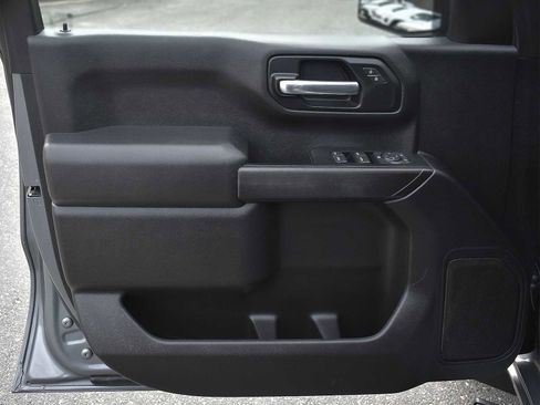 Used 2020 Chevrolet Silverado 1500 Custom w/ Custom Value Package AWD/4WD image 19