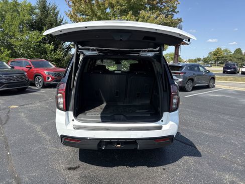 Used 2024 Chevrolet Tahoe Z71 w/ Luxury Package AWD/4WD image 25