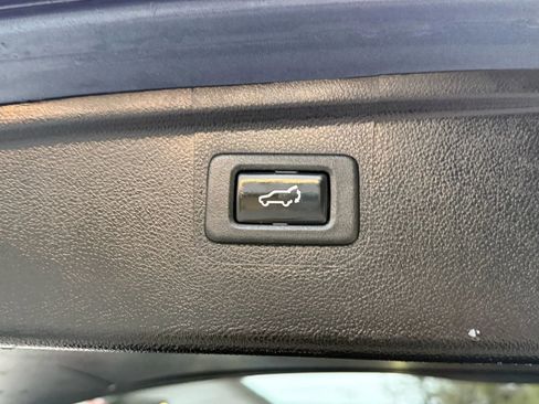 Used 2015 Subaru Outback 2.5i Limited image 22