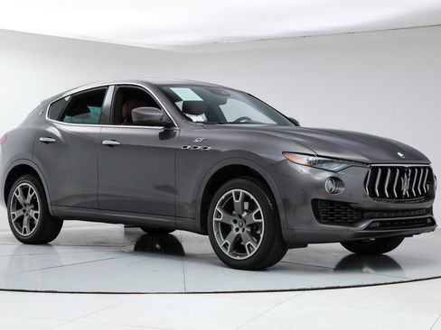 Certified 2023 Maserati Levante GT AWD/4WD image 6