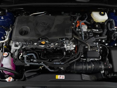 Used 2025 Toyota Camry LE image 30