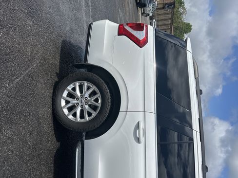 Used 2021 Ford Expedition XLT AWD/4WD image 4