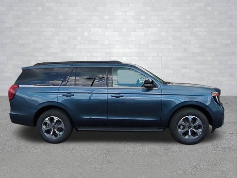 New 2027 Ford Expedition Active RWD image 3