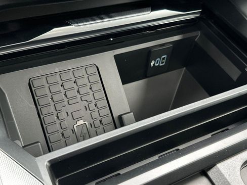 New 2026 Ford F250 Platinum w/ Tremor Off-Road Package image 24