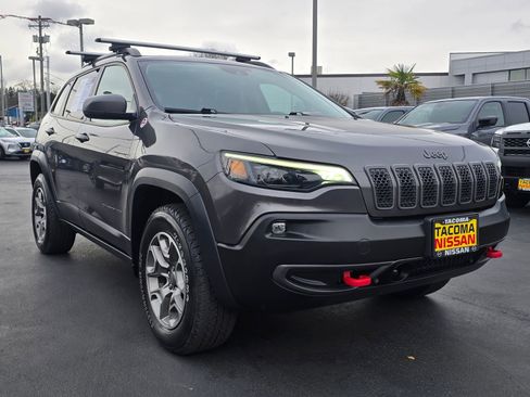 Used 2021 Jeep Cherokee Trailhawk w/ Sun, Sound & Nav Group AWD/4WD image 7