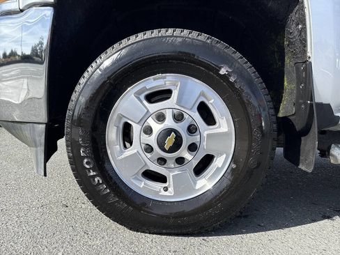 Used 2018 Chevrolet Silverado 3500 LT image 2