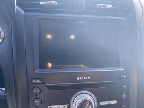 Used 2018 Ford Fusion Titanium image 14