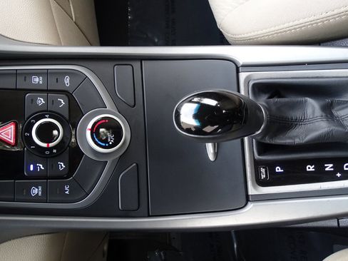 Used 2014 Hyundai Elantra SE image 12