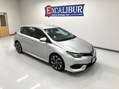 Used 2017 Toyota Corolla iM w/ All-Weather Mat Package FWD image 41