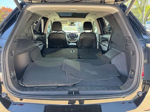 Used 2019 Chevrolet Equinox Premier FWD image 11