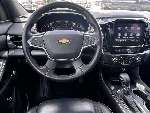 Used 2023 Chevrolet Traverse LT FWD image 8