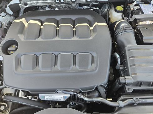 New 2026 Volkswagen Tiguan SE R-Line FWD image 28