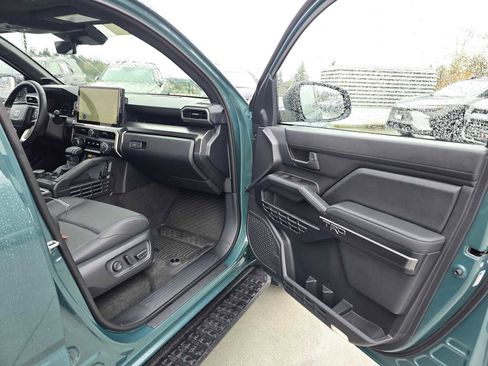 Certified 2025 Toyota 4Runner TRD Off-Road Premium image 10